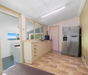 One of the most spectacular outlooks on Terranora Road! ALL INSPECT... - Photo 2