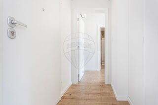 Apartment 1 bedrooms for rent Lumiar Lisboa - tennis court, solar panels, balcony, great location, air conditioning, balconies, double glazing, store room - Photo 4