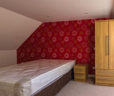 1 bedroom in a house share to rent - Photo 3