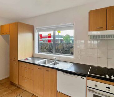 Great Two Bedroom Townhouse - Photo 4