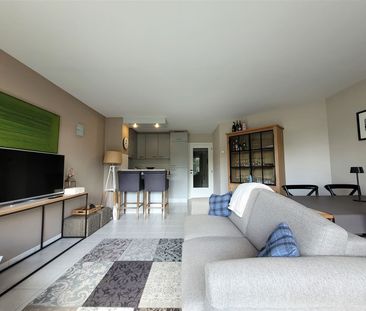 Lichtrijk appartement met garage box - Photo 3