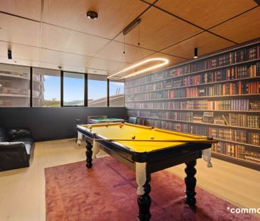 LUXURIOUS APARTMENT WITH STUNNING WATER VIEWS - Photo 4