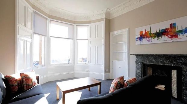 3 bedroom flat to rent - Photo 1