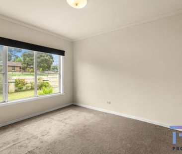 THREE BEDROOM HOME IN GOOD LOCATION - Photo 3
