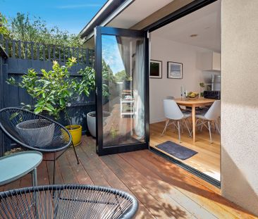 SOPHISTICATED LIVING IN A PEACEFUL BRIGHTON POCKET - Photo 5