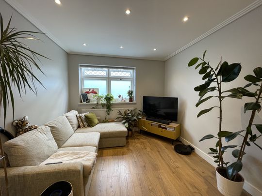 Acton, W3 (Flat) - Photo 1
