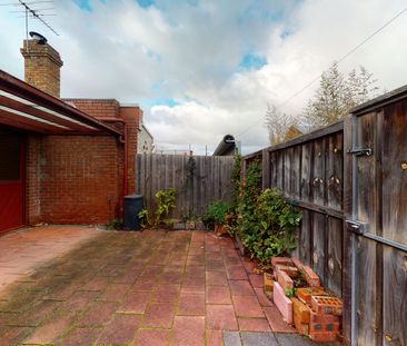A Quiet Family Home in Carlton - Photo 6
