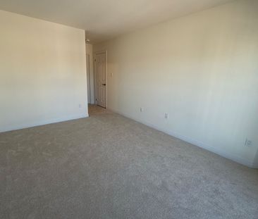 For Lease - 29 Pogie Drive, Welland, Ontario - Photo 4