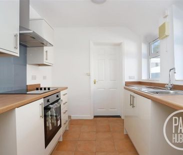 2 bedroom terraced house to rent - Photo 4