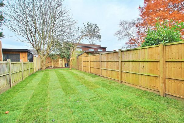 4 bedroom semi-detached house to rent - Photo 1