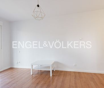 Apartamento de alquiler en Calle de Mauricio Legendre, Castilla - Photo 3