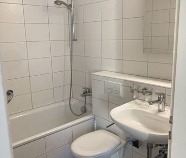 Geräumige und helle Wohnung - Photo 4