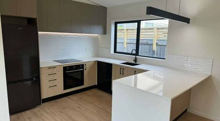 New build by the beach - Photo 4