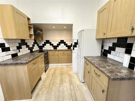 2 bedroom semi-detached house to rent - Photo 5