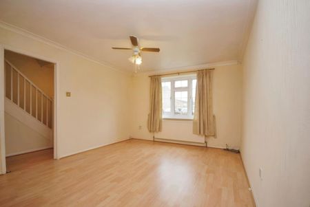 3 bedroom end of terrace house to rent - Photo 2