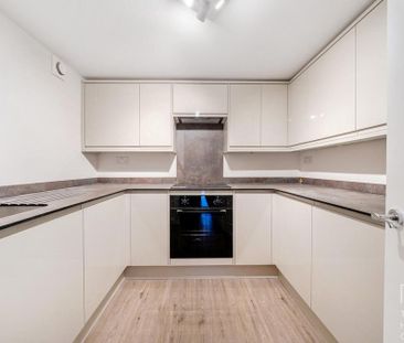 1 bedroom in a house share to rent - Photo 6