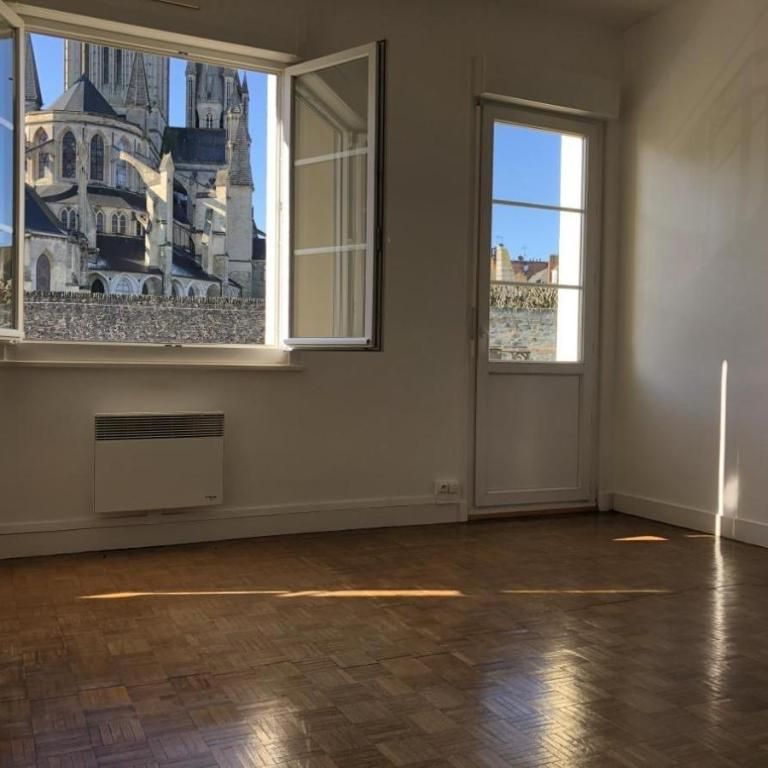 COUTANCES, place Général de Gaulle, appartement 4 pièces - Photo 1