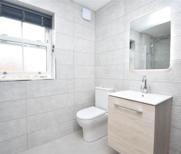 3 bedroom detached house to rent - Photo 2