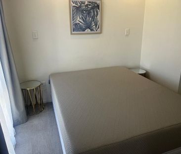 2BR Apt with Parking in CBD (Free Power & water) - Photo 6