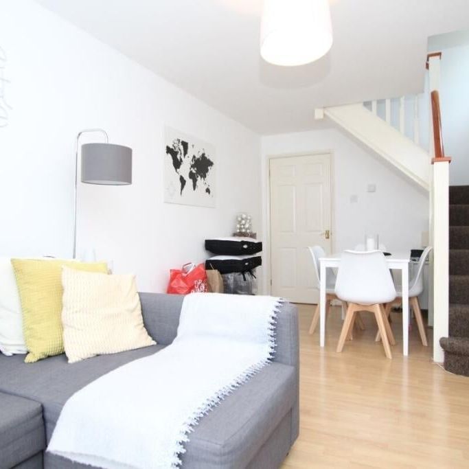 1 Bed Semi-Detached House, Shernhall Street, E17 - Photo 1