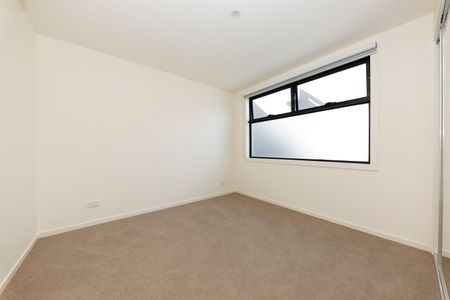 Stylish, Spacious & Conveniently Located - Photo 2