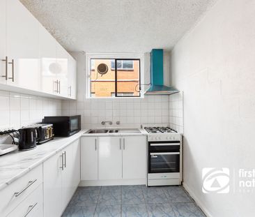 Modern Ground-Floor Living in the Heart of Footscray - Photo 4