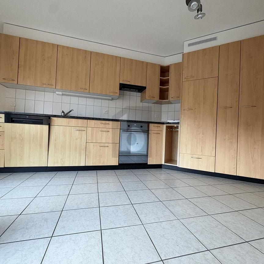 PRACTICAL FLOOR PLAN WITH 2 BALCONIES! - Photo 1