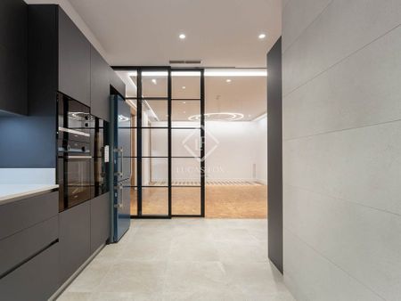 BARCELONA, Catalonia 08007 - Photo 4