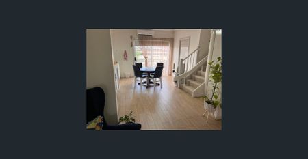 Beautiful FURNISHED Family Home - Stair Lift - Perfect for Disabled or Elderly Person - Photo 3