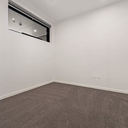 Modern one bedroom unit - 20% below market rent - Photo 3