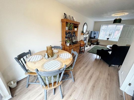 3 bedroom semi-detached house to rent - Photo 1