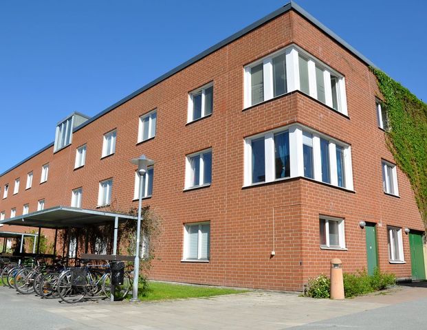 Studentgatan 30, ÖREBRO - Photo 1