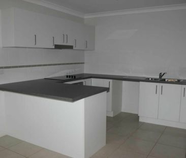 Relaxed country living close to town - Photo 6