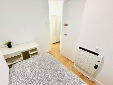 Calle de Picos de Europa, Madrid, Community of Madrid 28038 - Photo 2