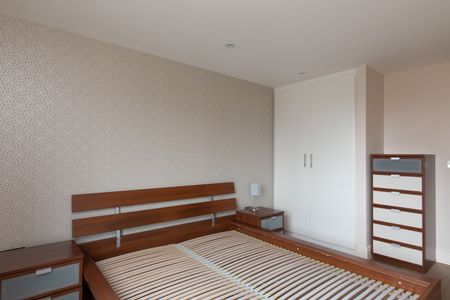 1 Bed Flat, Gainsborough House, E14 - Photo 4