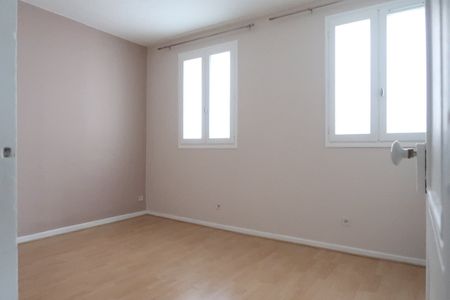 Location Appartement 3 pièces 71m² ST ETIENNE 42000 - Photo 3