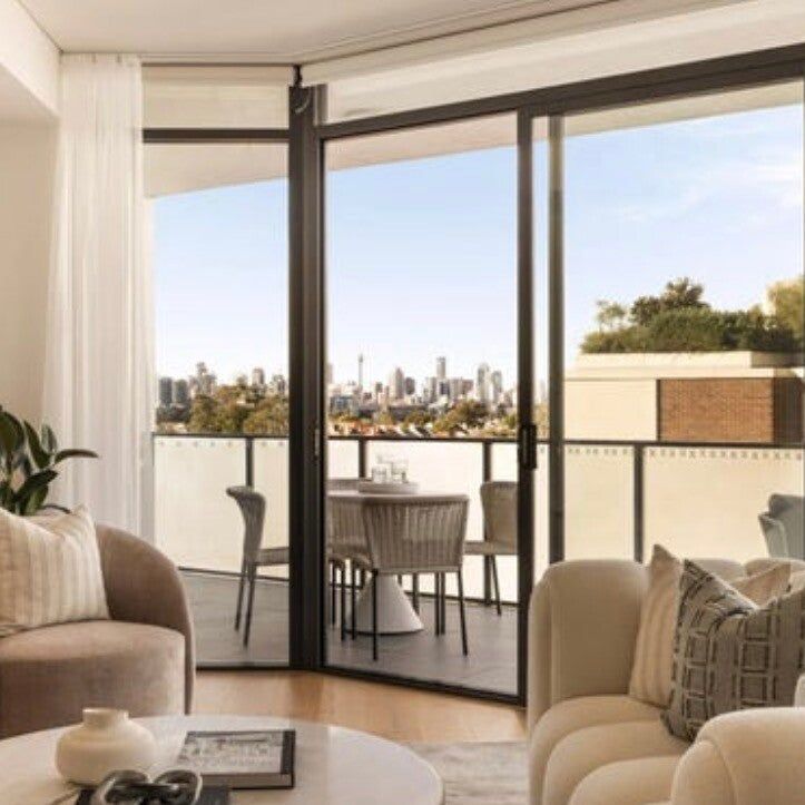 Petersham - Photo 1