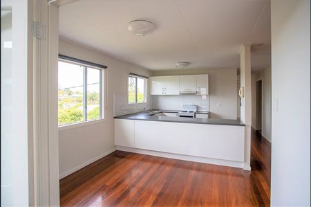 Spacious Block, Bright Interiors and Excellent School Zoning - Photo 4