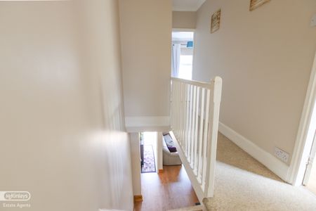 2 BEDROOM HOUSE - Photo 2