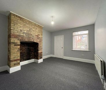 2 bedroom ground floor flat to rent - Photo 2