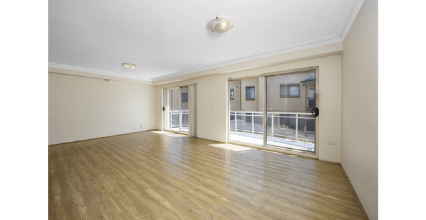 2 bedroom with 1 bathroom - Photo 1