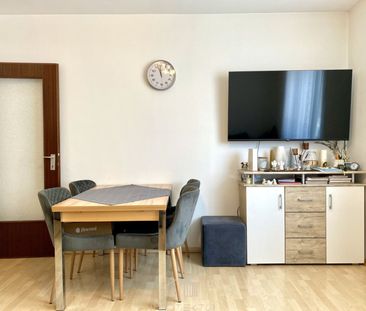 Nähe Center West: Sonnige 2-Zimmer-Wohnung inklusive Parkplatz mit ... - Photo 2