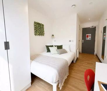 Silver En-Suite - Photo 6