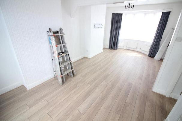 3 bedroom end of terrace house to rent - Photo 1