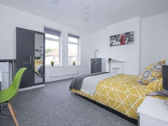 Double Room Near George Eliot Hospital | Close to Bermuda Park | No Deposit Options - Photo 1