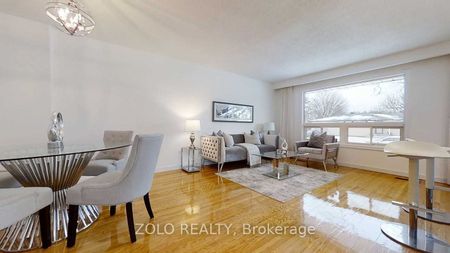 Detached Home For Lease | S8060156 - Photo 2