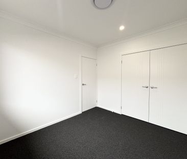 Sophisticated Living in the Heart of Gledswood Hills - Photo 6