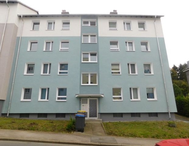 Frisch renovierte 3-Zimmer-Wohnung in einem modernisierten Mehrfamilienhaus! - Foto 1