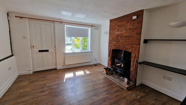 2 bedroom end of terrace house to rent - Photo 1
