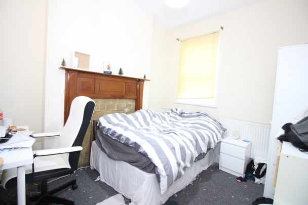 Llantrisant Street, Cathays - Photo 1